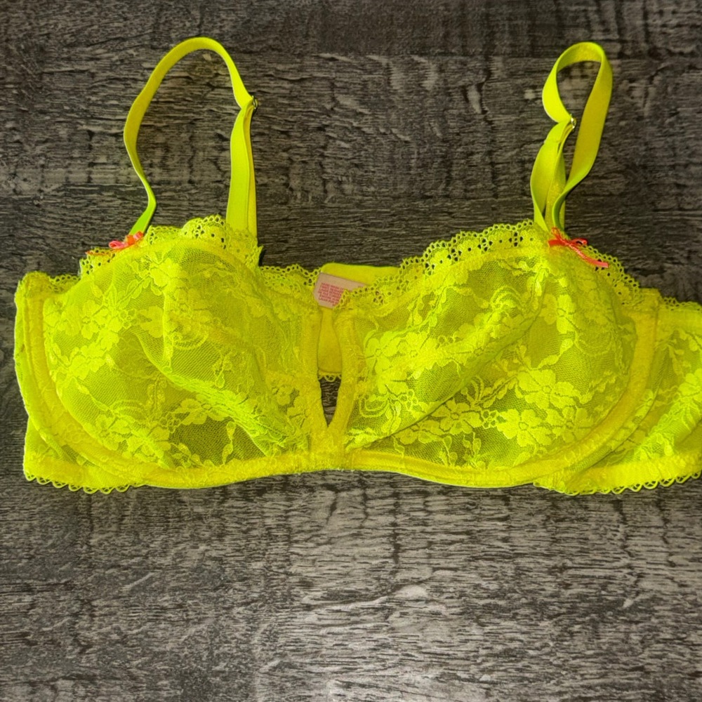 Victoria's Secret Neon Yellow Floral Lace Unlined Balconette Bra 36C Underwire